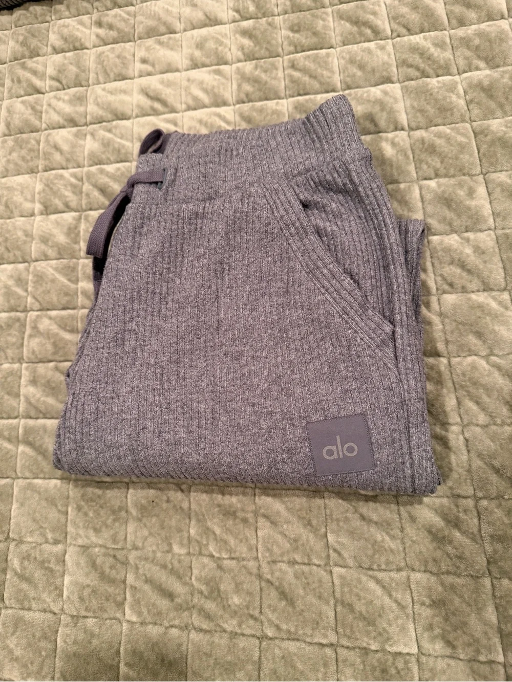ALO Yoga Muse Sweatpant